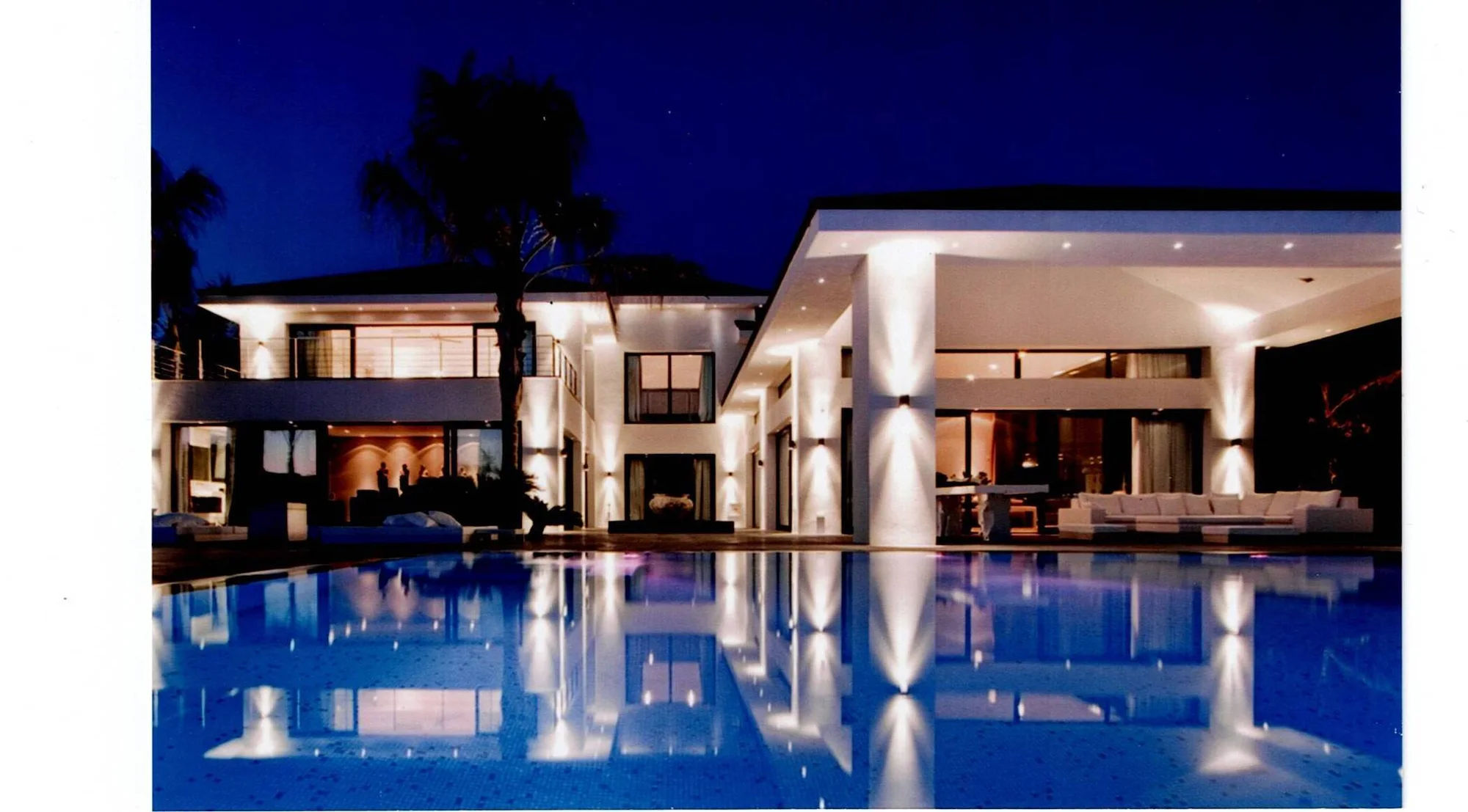 Moderne villa met infinity pool aan de Costa del Sol